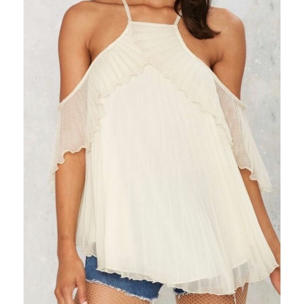 Nasty gal pleated cold shoulder top ivory size xs